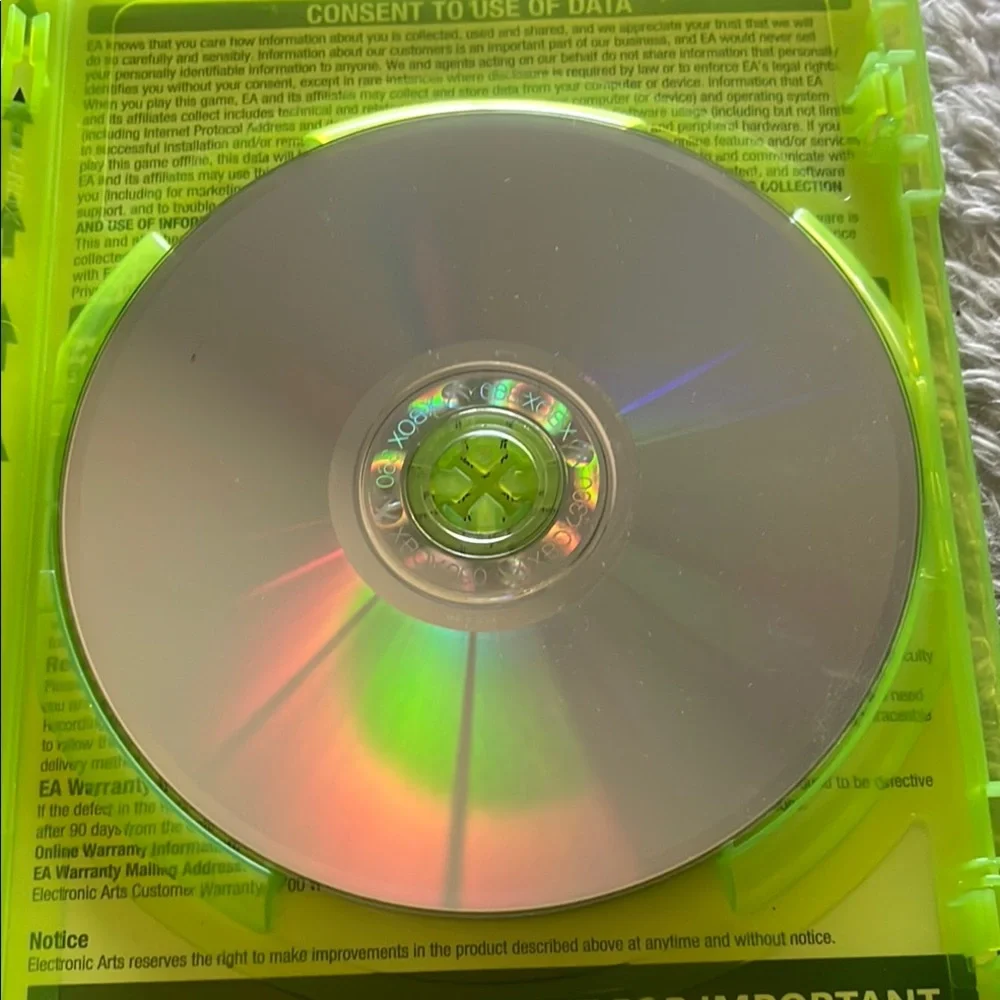 Green Xbox 360 Video Game Plants vs Zombies Garden Warfare